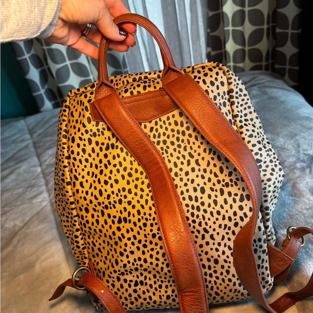 Euc leopard and brown faux leather backpack - Picture 3 of 6